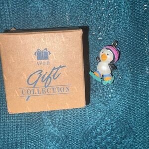 Avon Wee Winter Friends Penguin Ornament penguin